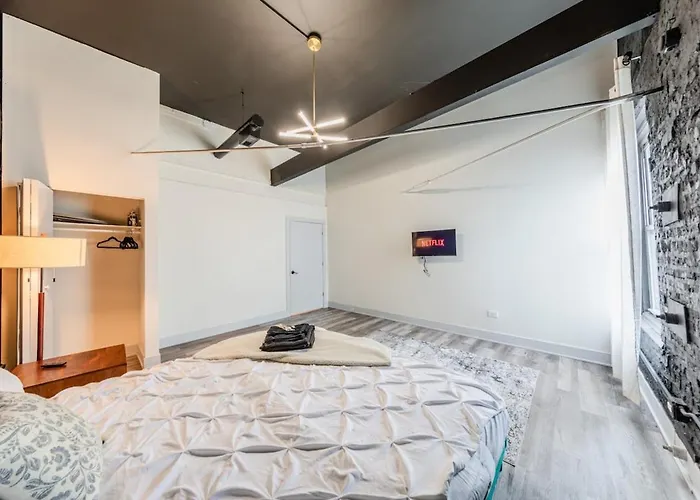 Luxury 5br W/ King Bed & Pool Table Near Chinatown Апартаменты