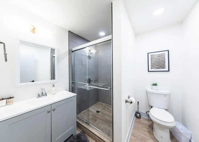 Luxury 5br W/ King Bed & Pool Table Near Chinatown Апартаменты