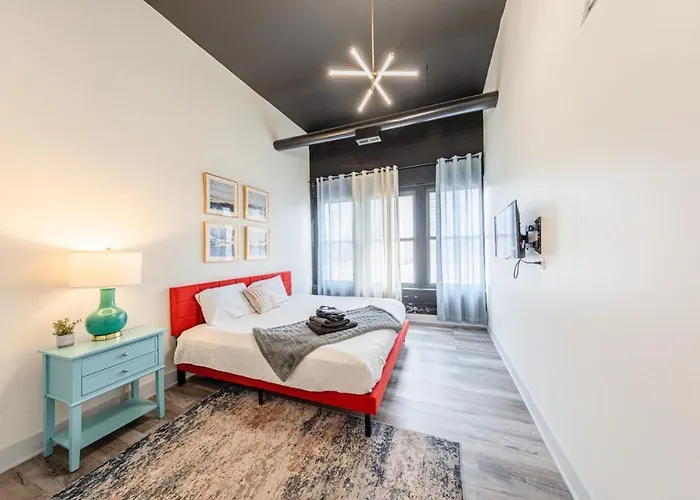 Luxury 5br W/ King Bed & Pool Table Near Chinatown Апартаменты *