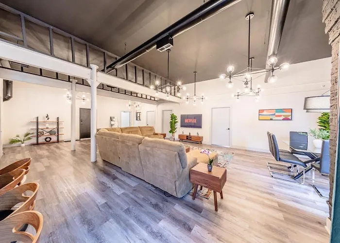 Luxury 5br W/ King Bed & Pool Table Near Chinatown *
