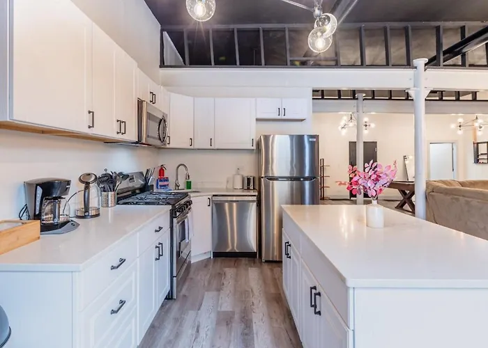 Luxury 5br W/ King Bed & Pool Table Near Chinatown Апартаменты *