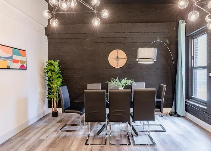 Luxury 5br W/ King Bed & Pool Table Near Chinatown * Чикаго