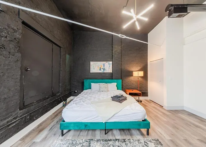 Luxury 5br W/ King Bed & Pool Table Near Chinatown Апартаменты