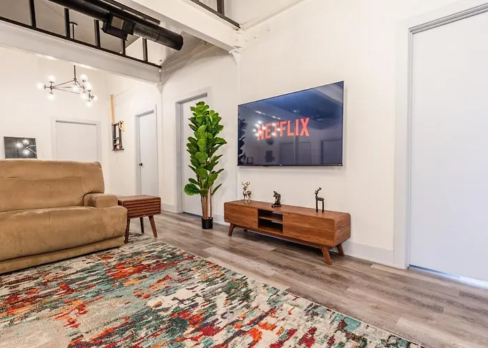 Luxury 5br W/ King Bed & Pool Table Near Chinatown Апартаменты Чикаго