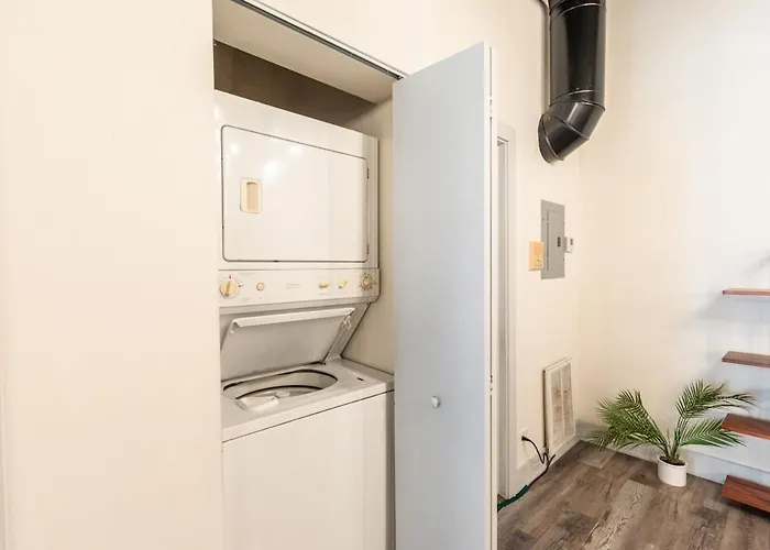 Luxury 5br W/ King Bed & Pool Table Near Chinatown Чикаго